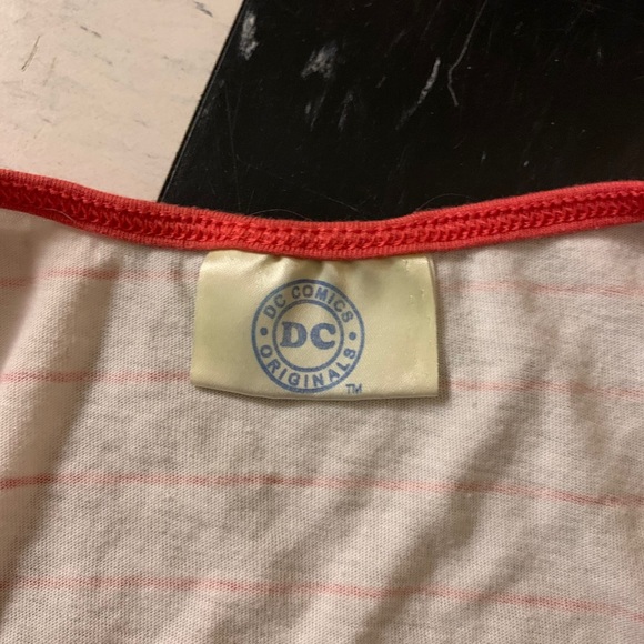 DC wonder woman shirt - Picture 3 of 4